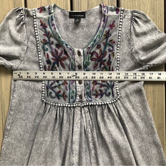 Fashion Fuse Gray Embroidered Long Sleeve Tunic Top Size S - Picture 8 of 11